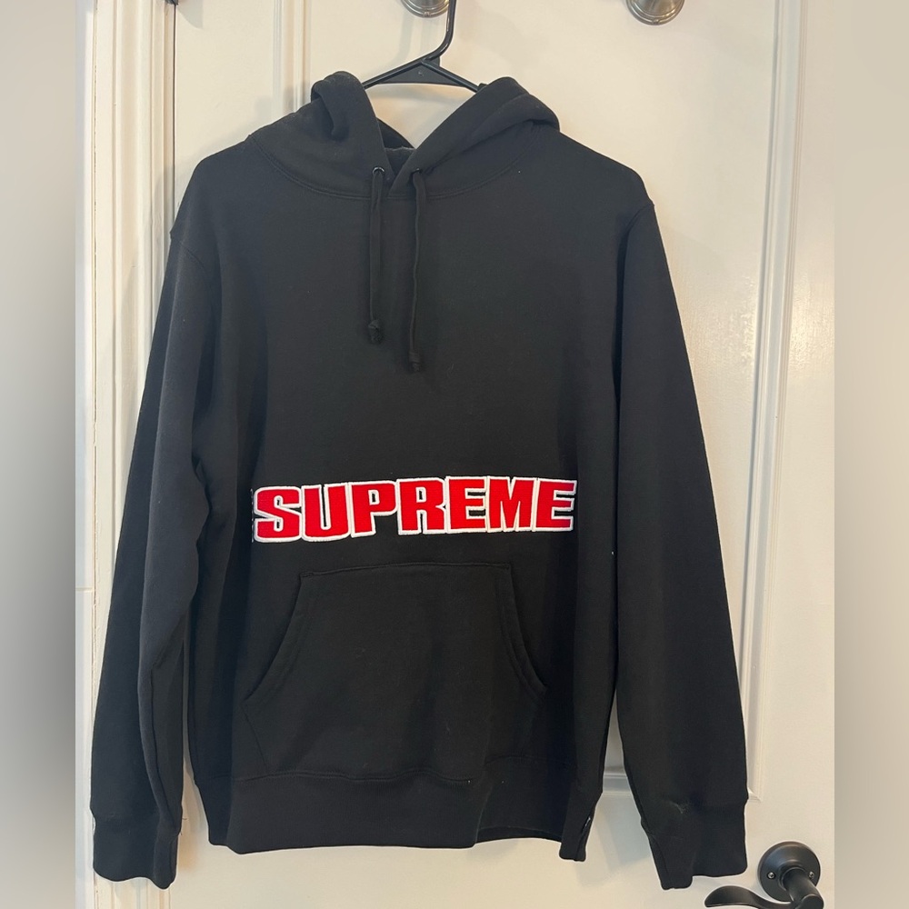 Supreme Sweatshirt in Small